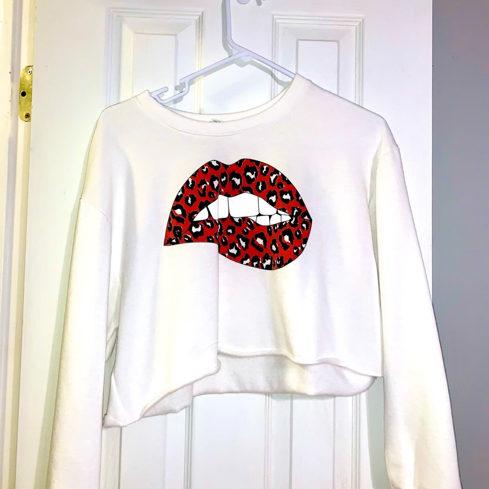 very cute Leopard lip shirt!